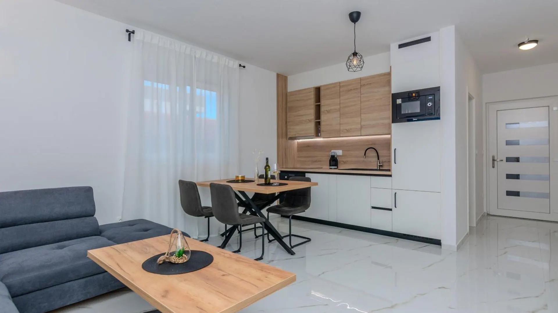 Apartments By The Sea Vir - 23385