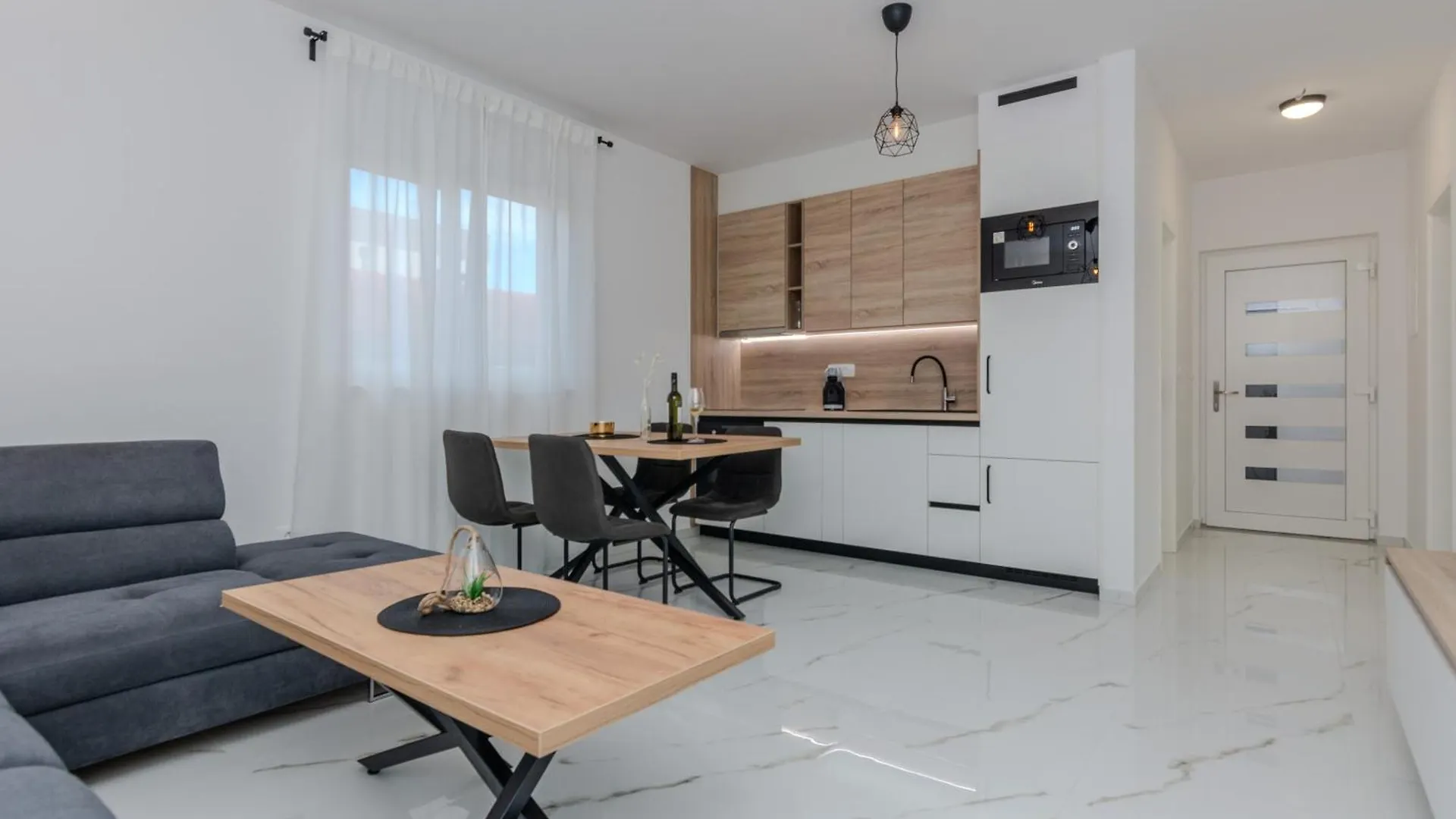 Apartments By The Sea Vir - 23385