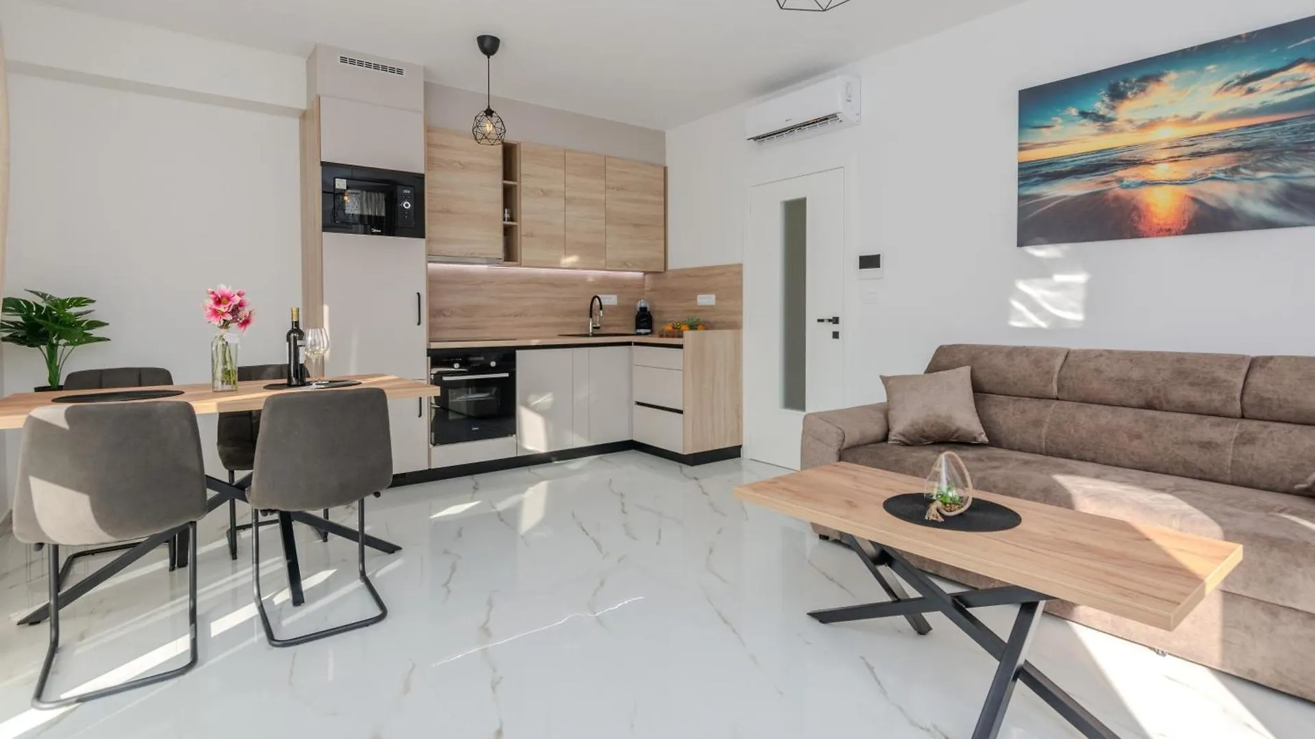 Apartments By The Sea Vir - 23385