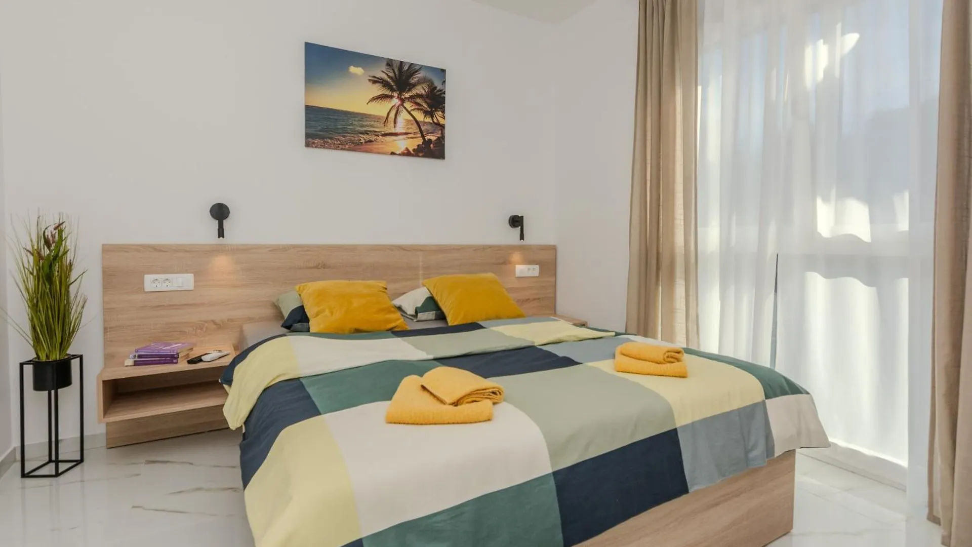 Apartments By The Sea Vir - 23385
