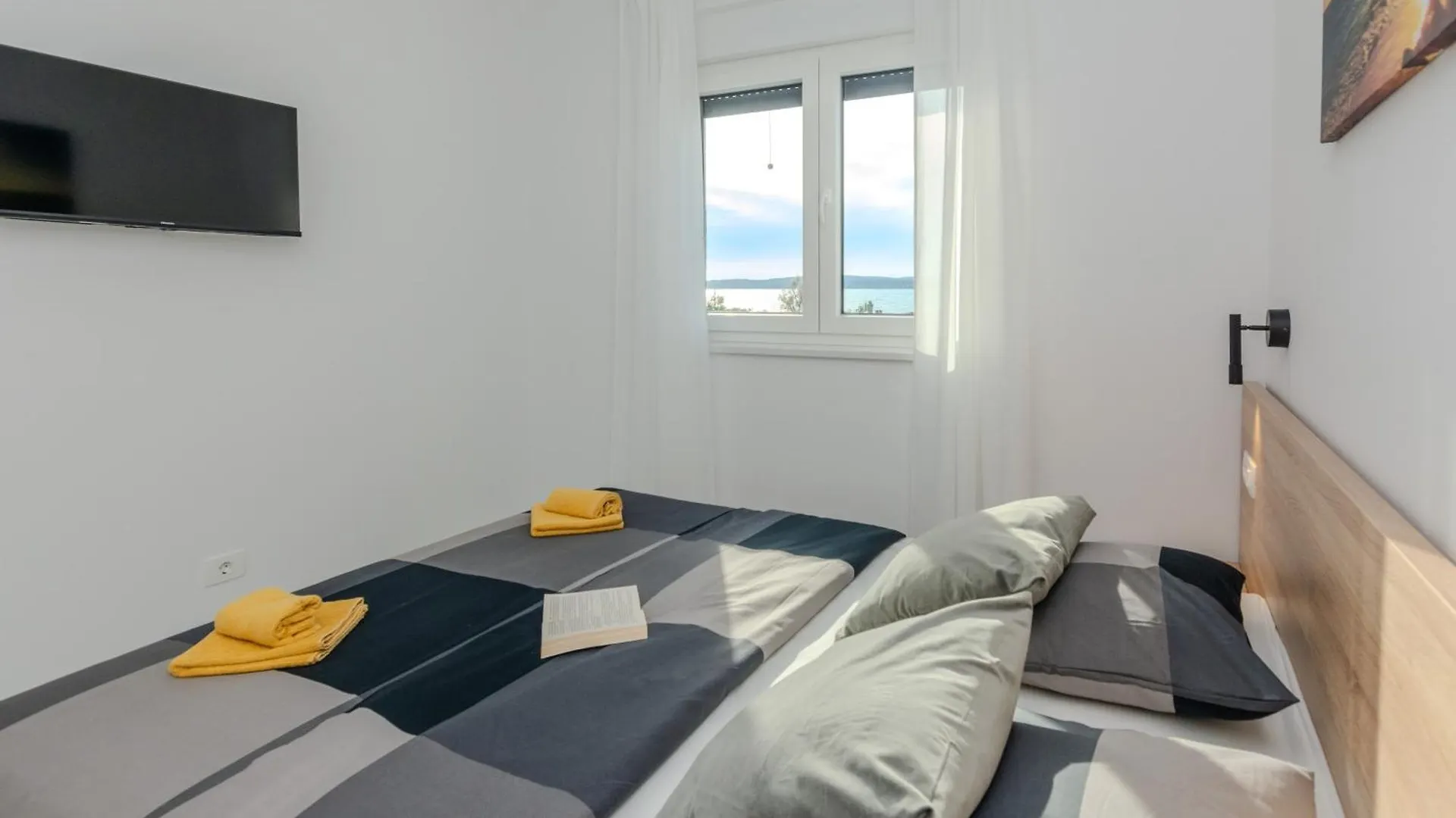 Apartments By The Sea Vir - 23385 Croatia